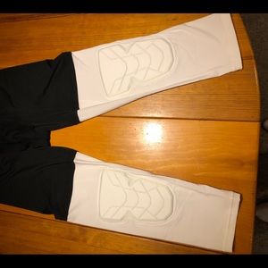 2 Nike padded tights for the price of 1.
